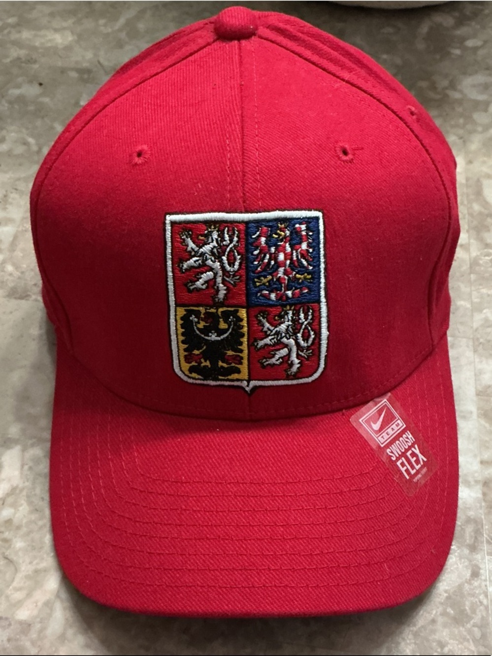 Nike Red Crest Patch Swoosh Flex Baseball Cap
